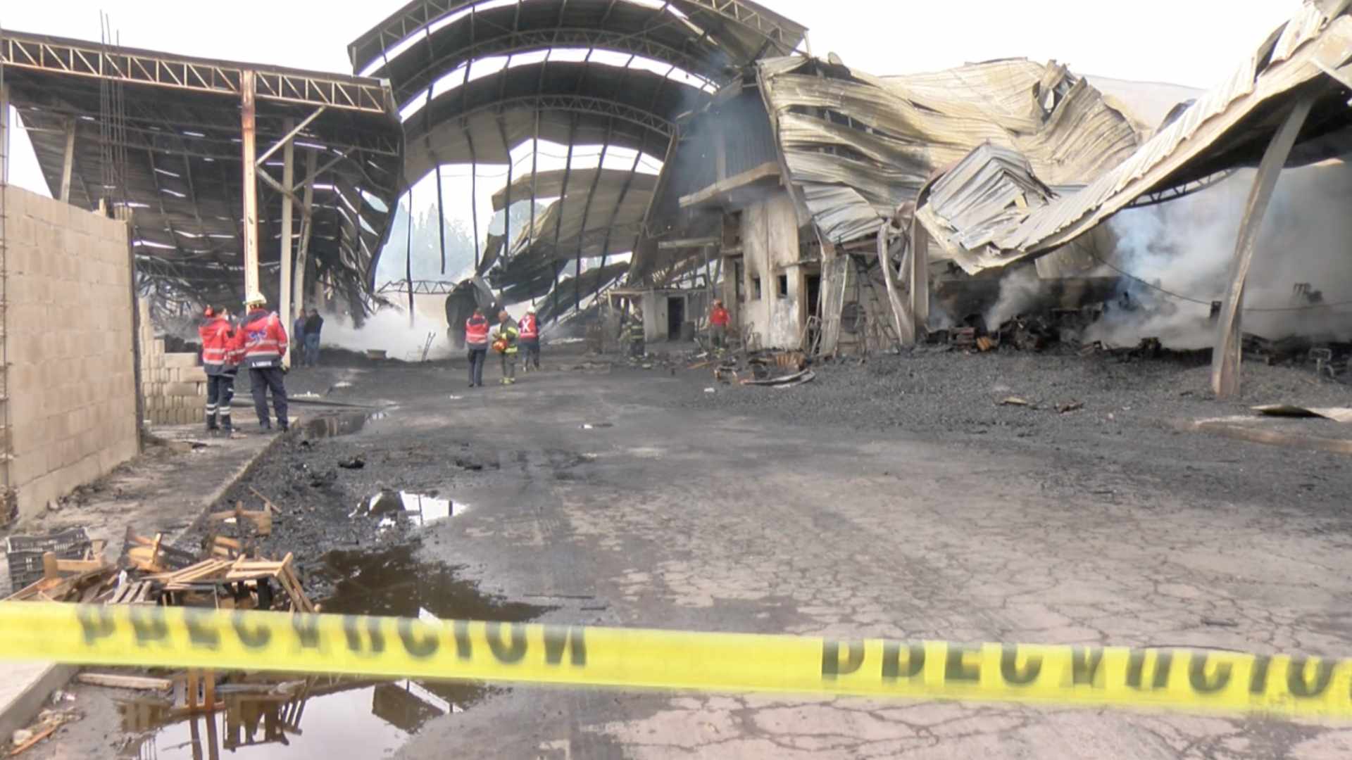 Devastador Para Los Afectados Incendio En La Central De Abastos De