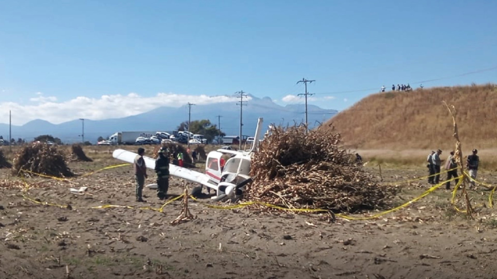 Se Desploma Avioneta En Campos De Cultivo De Huejotzingo Puebla N