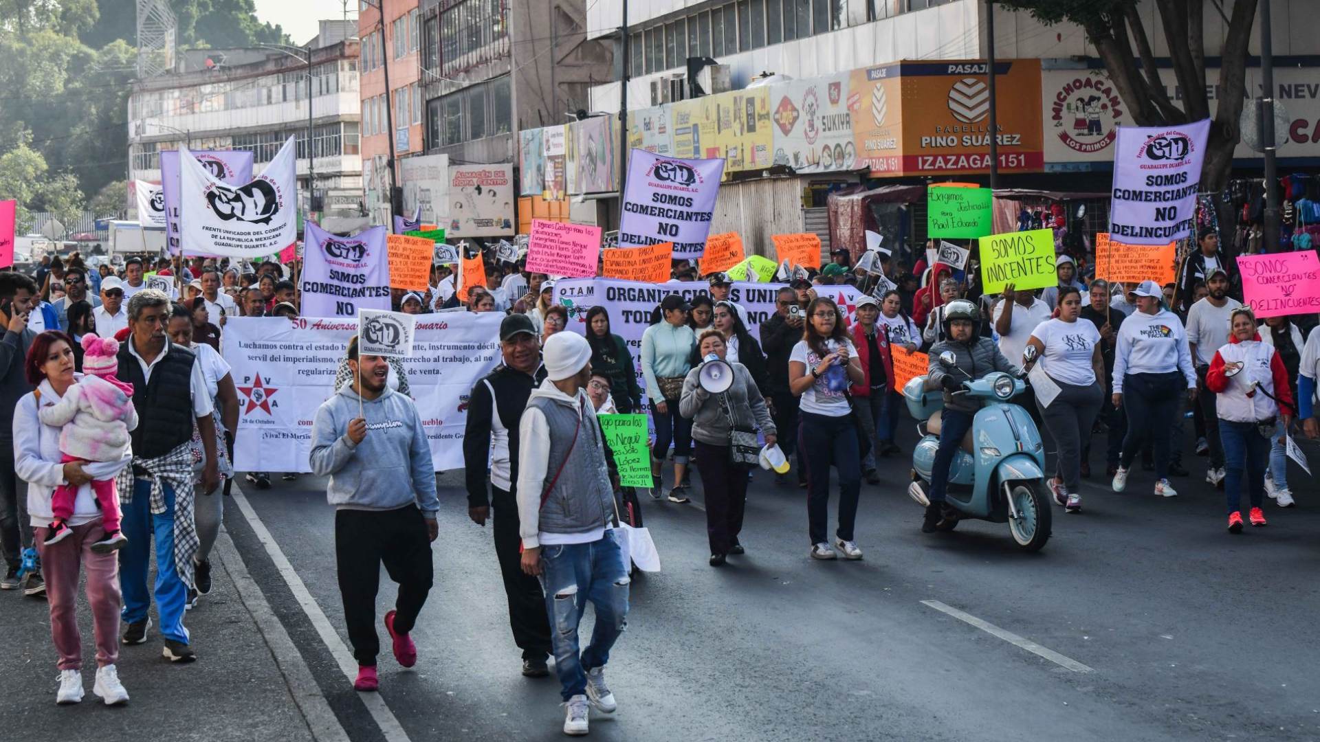 Marchas Hoy De Noviembre De En Cdmx Manifestaciones Y Bloqueos N