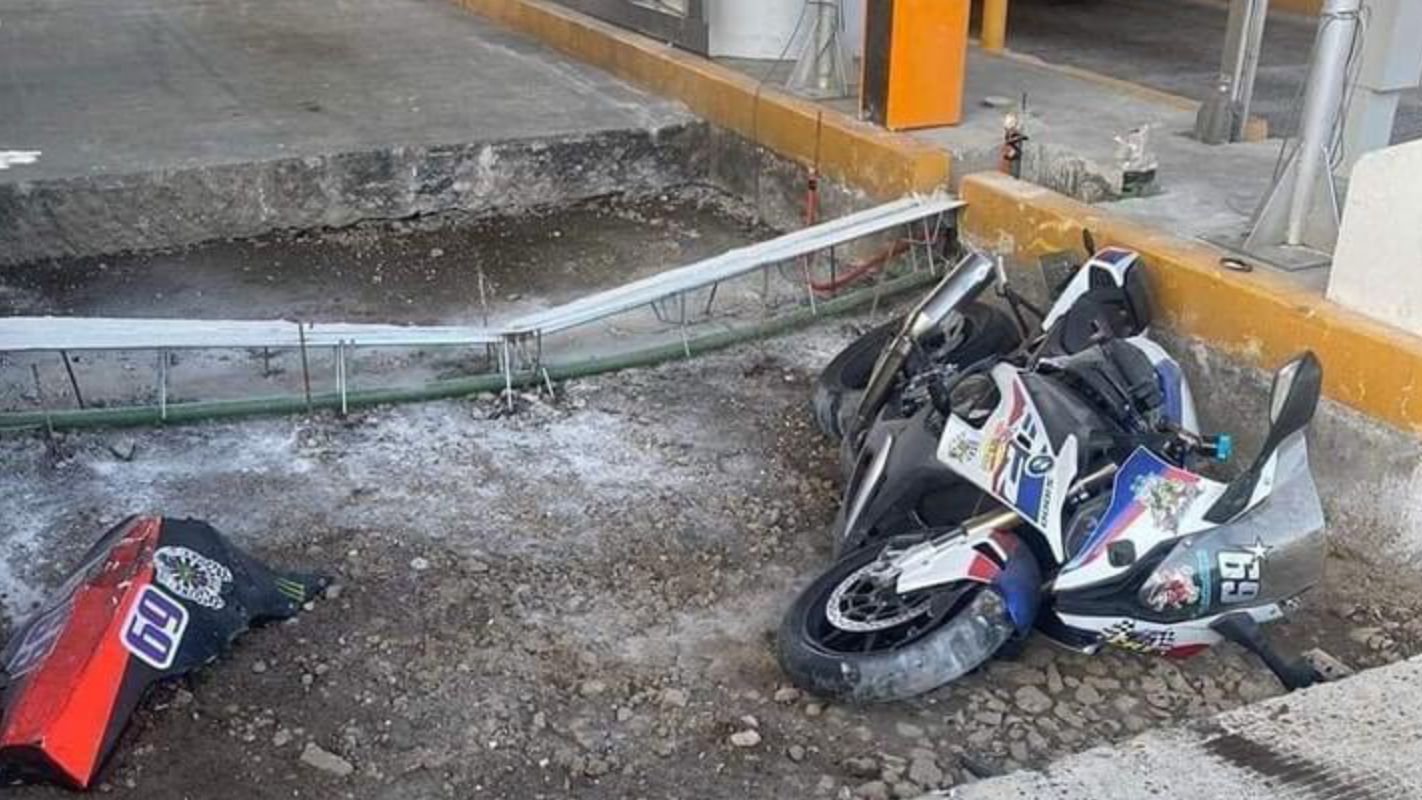 Motociclistas Sufren Accidente Al Pasarse Caseta De México Cuernavaca Sin Pagar Video N