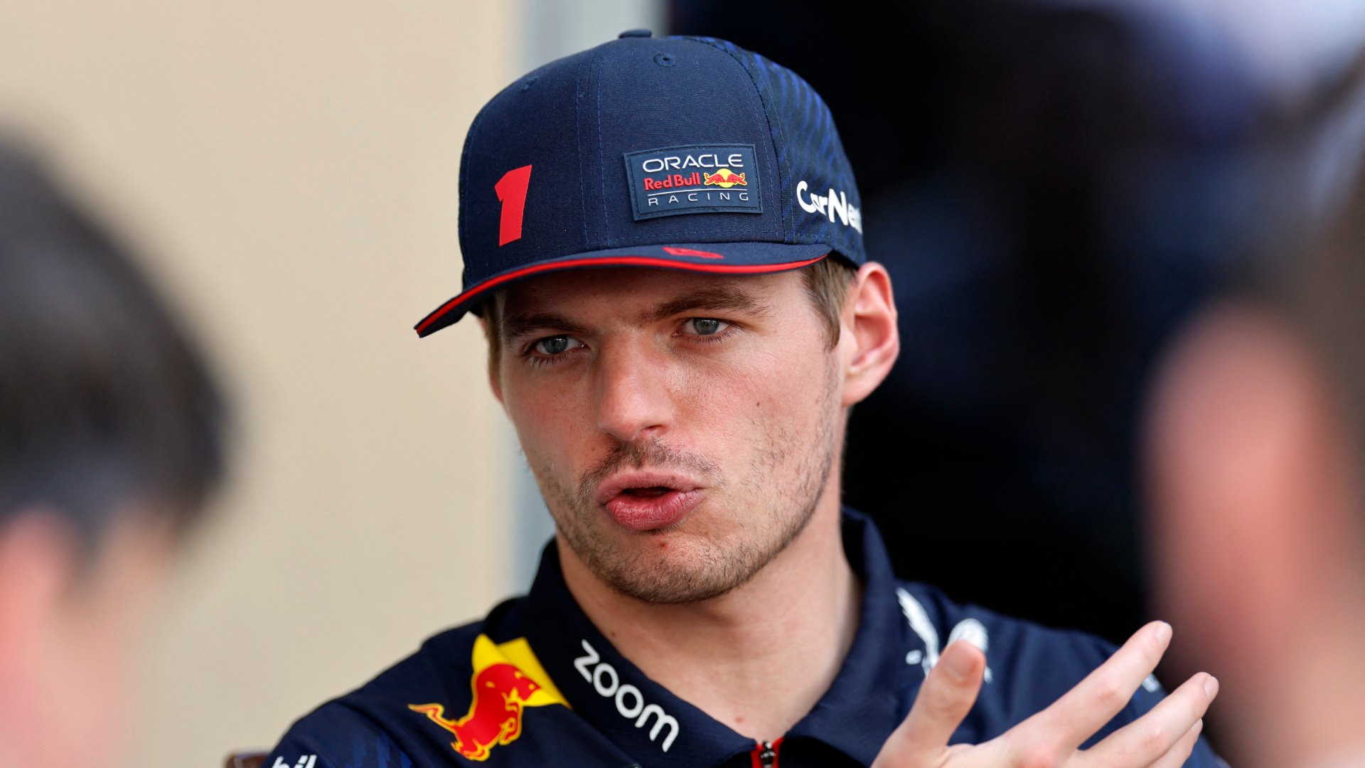 Verstappen Consigue la 'Pole' en Gran Premio de Abu Dabi; ‘Checo