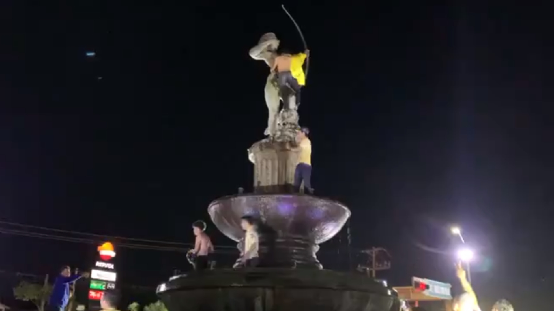Video | Le ponen la del 'América' a la Diana Cazadora en Chiapas | N+ Video | Le ponen la del 'América' a la Diana Cazadora en Chiapas | N+