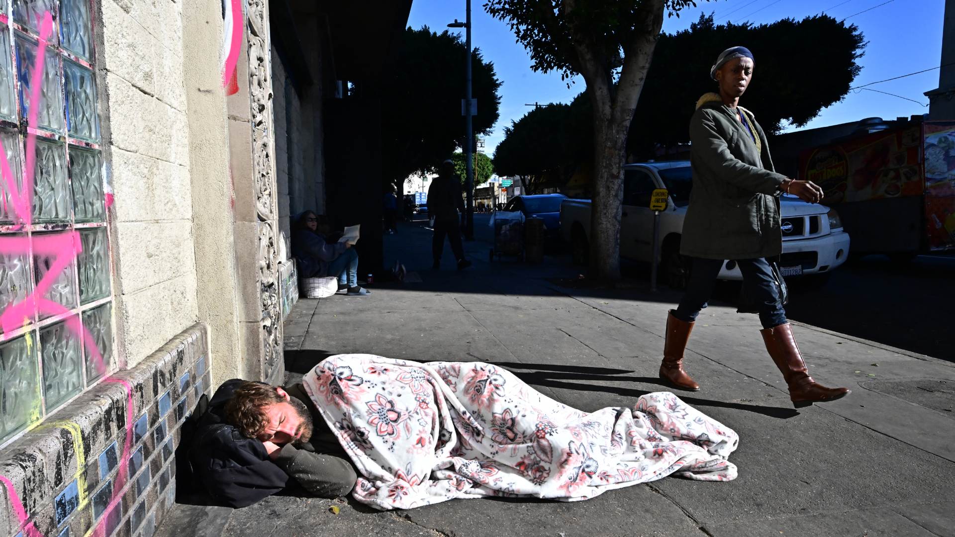 Aumenta el Número de Personas Sin Hogar en EUA | N+