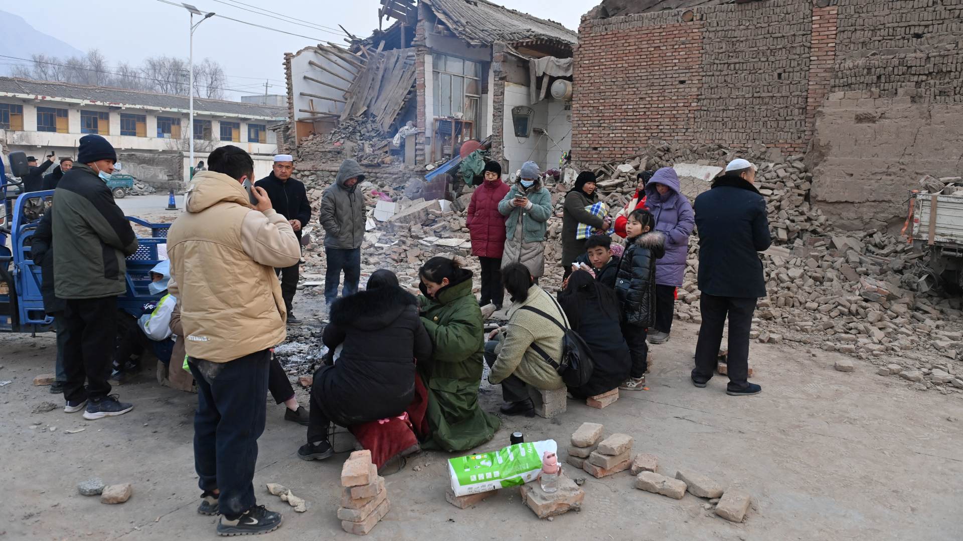 Video Momento del Fuerte Sismo en China; Suman 127 Muertos N+