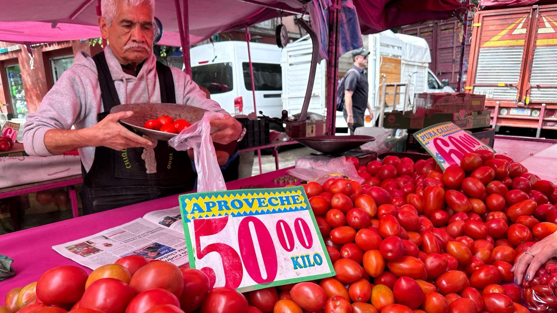 Inflación en México Enero 2024 Sube; Precio de Jitomate, Tomate y