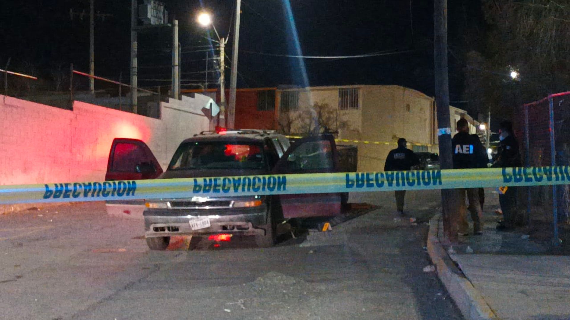 Asesinan a Balazos a un Hombre Dentro de su Camioneta en Ciudad Juárez | N+