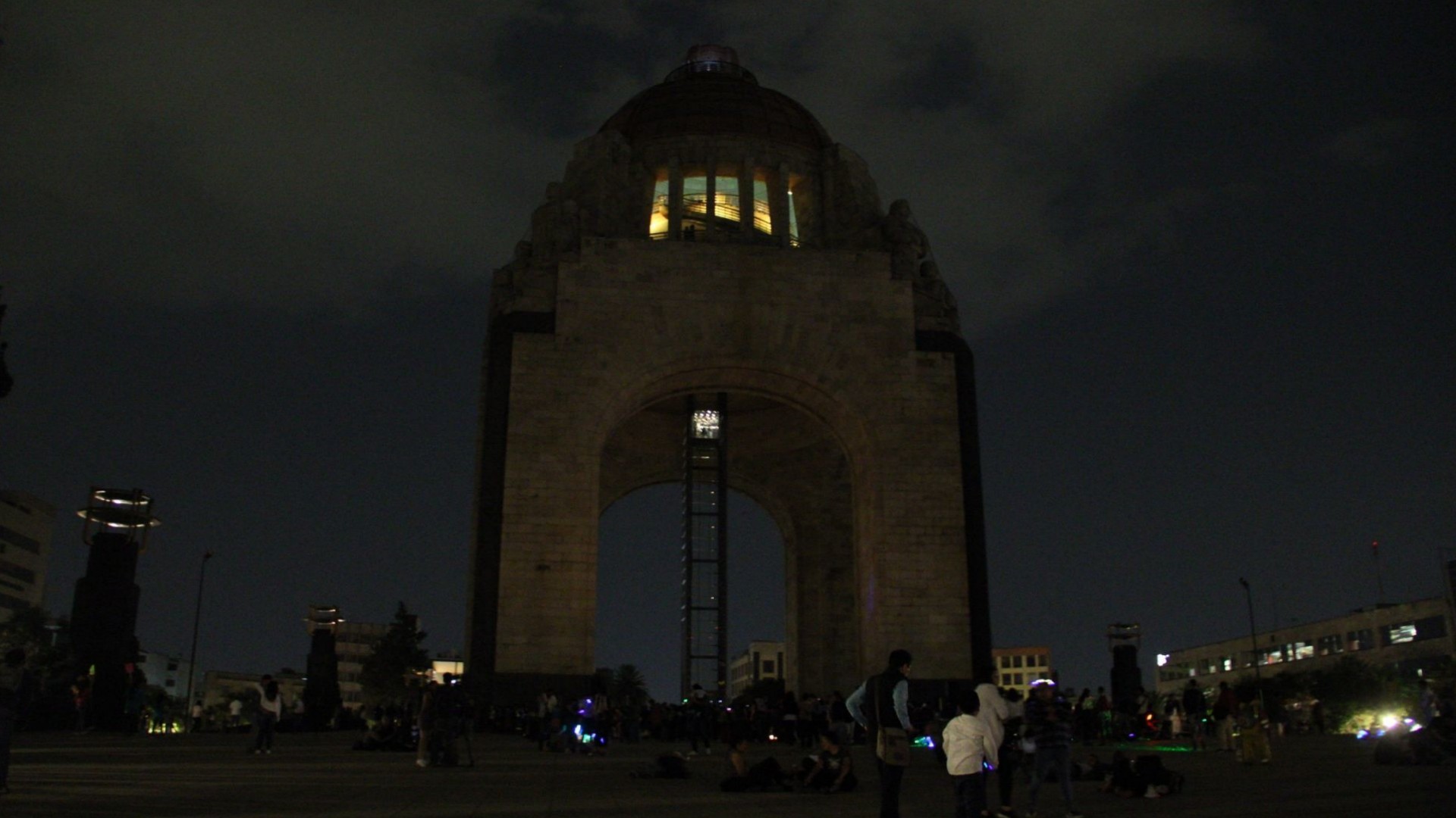 ¿A Qué Hora Inicia la "Hora del 2024" en México? Momento Exacto