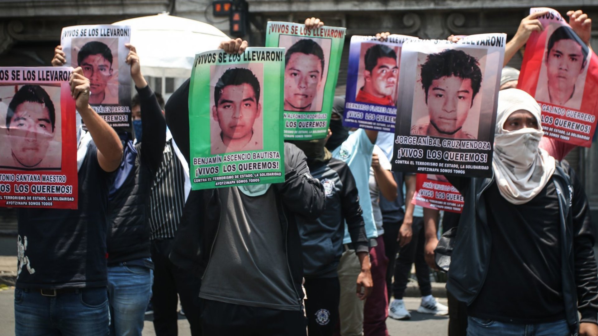 Padres de los 43 Normalistas de Ayotzinapa y AMLO se Reunirán: Esto Se ...