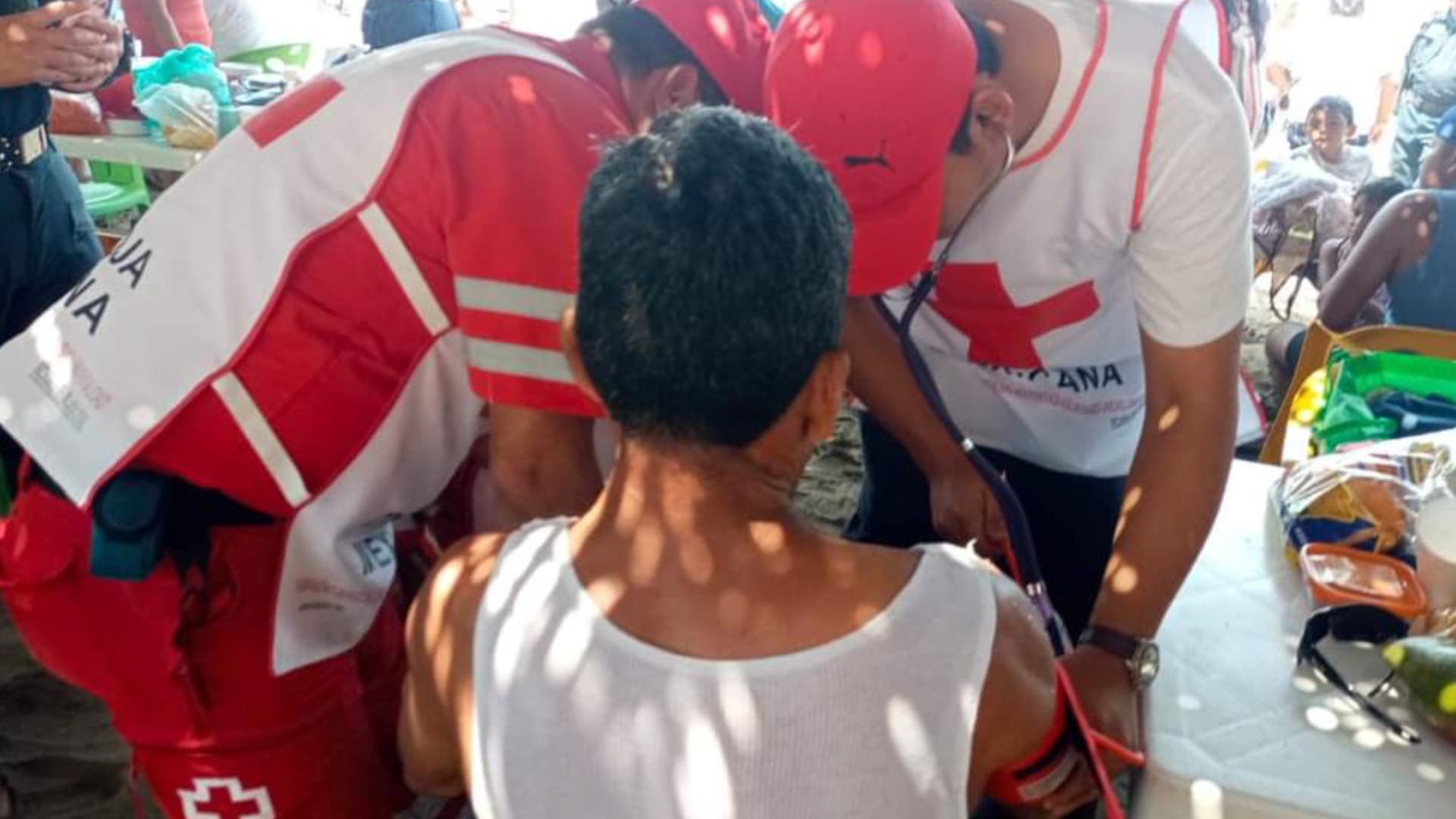 Rescatan A Personas De Morir Ahogadas En Playas De Agua Dulce, Veracruz ...