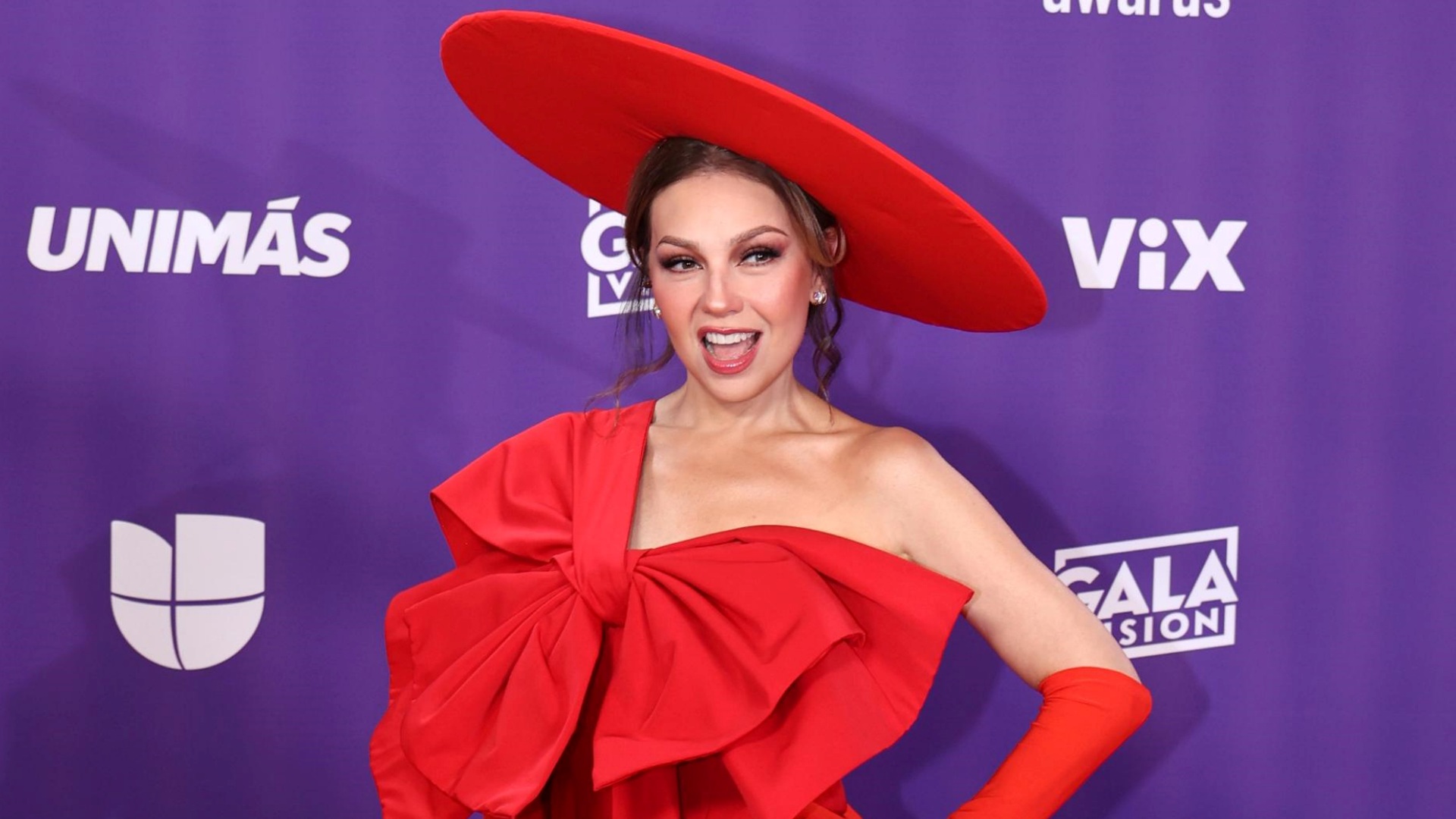 Latin American Music Awards 2024 Thalía Roba Miradas con Impactante