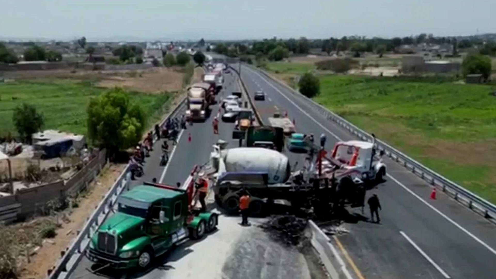 Accidente En Circuito Exterior Mexiquense Hoy: Camión Revolvedora ...