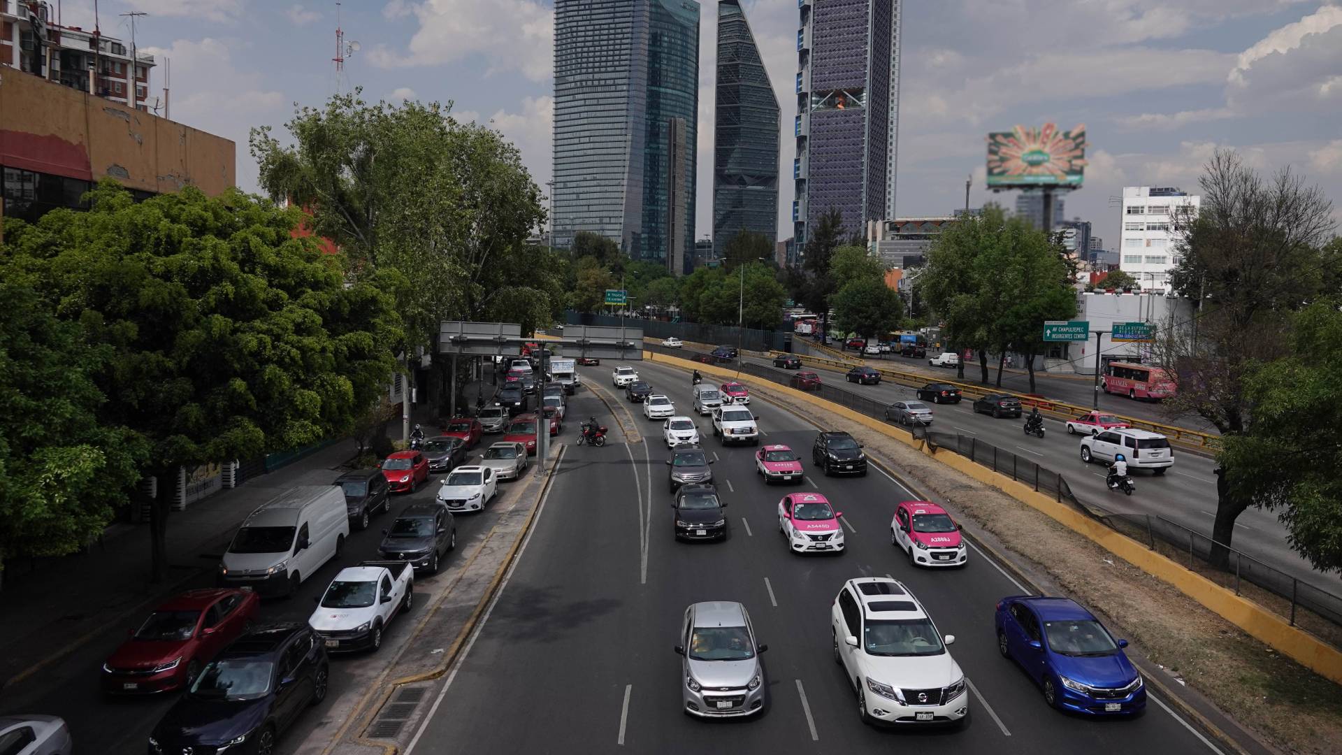 ¡Bajan! Doble Hoy No Circula 1 de Junio por Contingencia Ambiental en