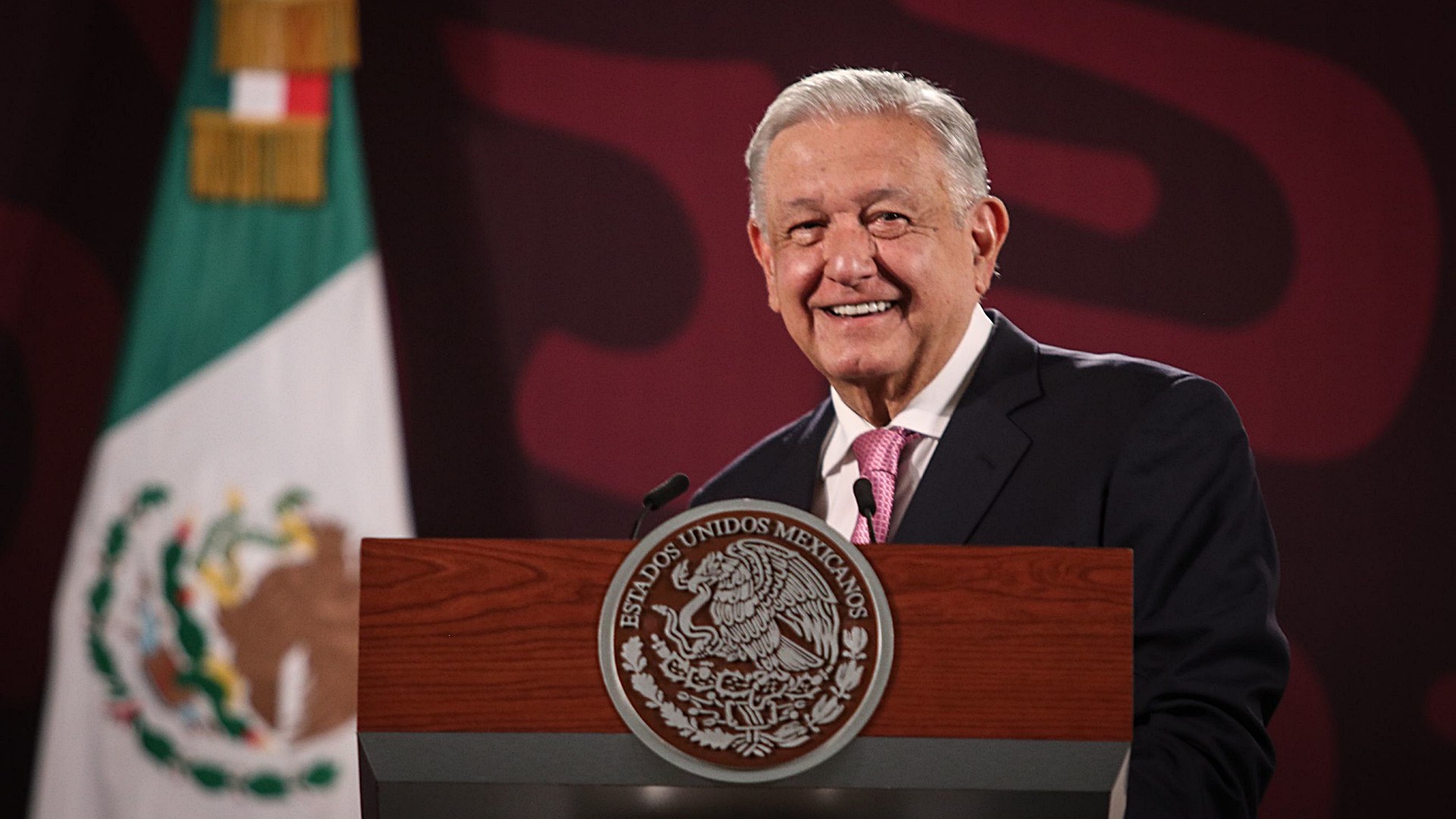 AMLO, de Acuerdo con Propuesta de Gálvez de Juzgar a Presidentes por