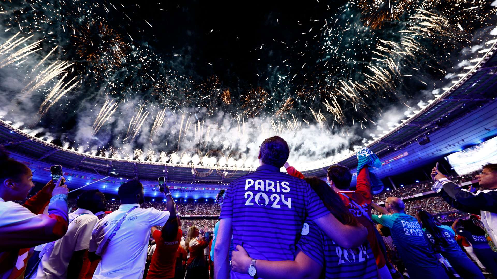 París 2024 se Despide y Pasa Antorcha a Los Ángeles 2028 en Emotiva