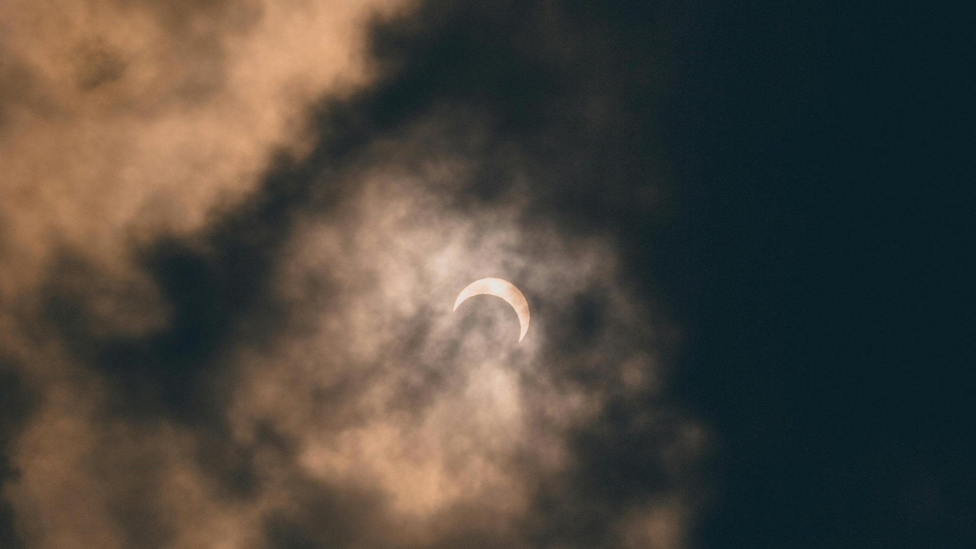 Eclipse Solar Anular del 2 de Octubre de 2024 Horarios para Ver el