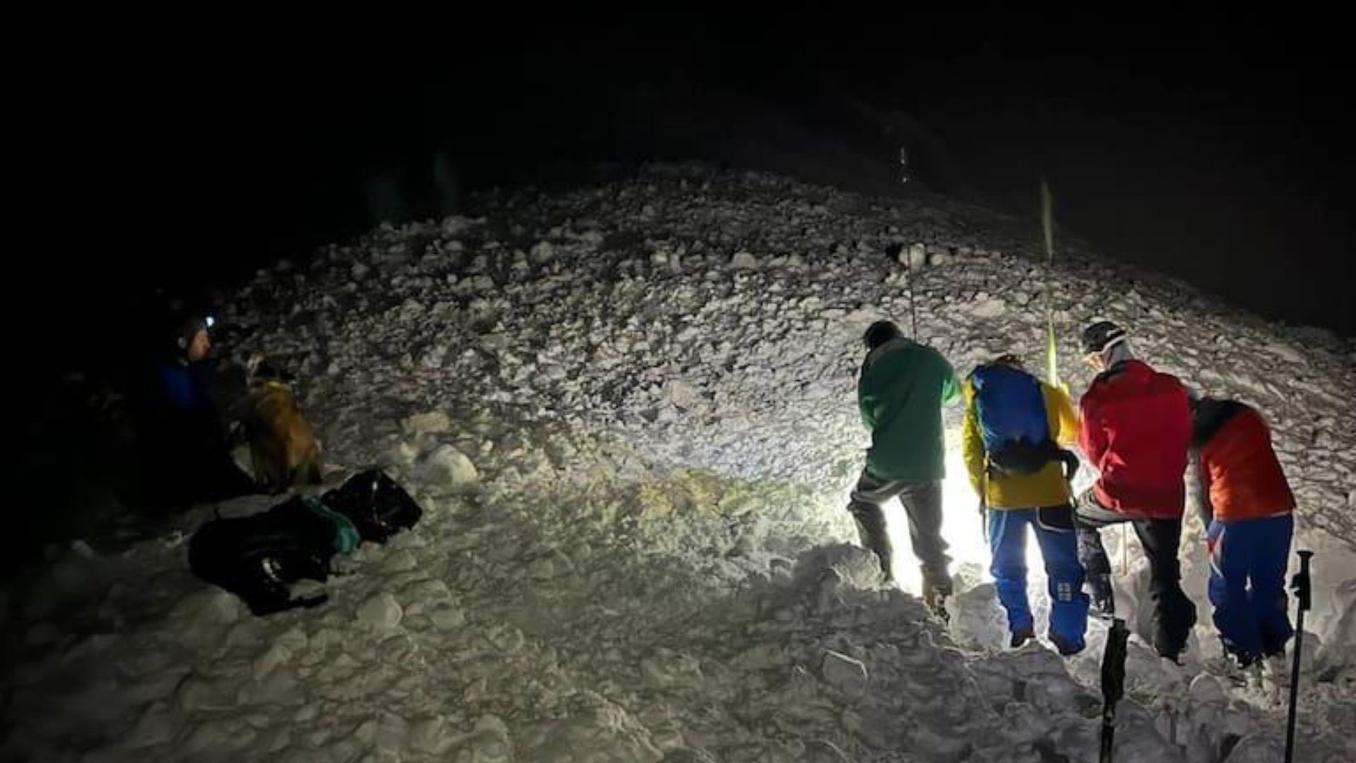Esquiador Sobrevive a Avalancha y es Rescatado tras Llamar al 911 desde ...