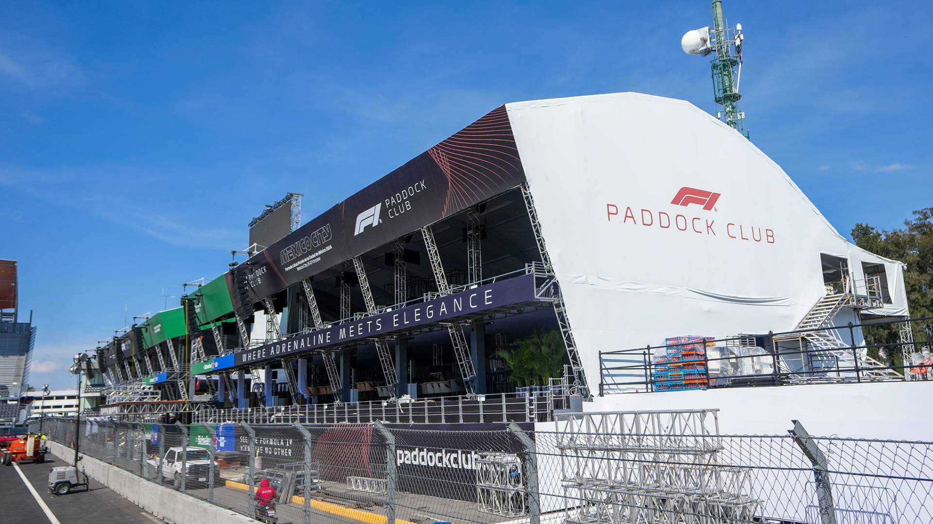 ¿Qué Es el Paddock F1 en GP México 2024? Precio y Qué Ofrece la Zona