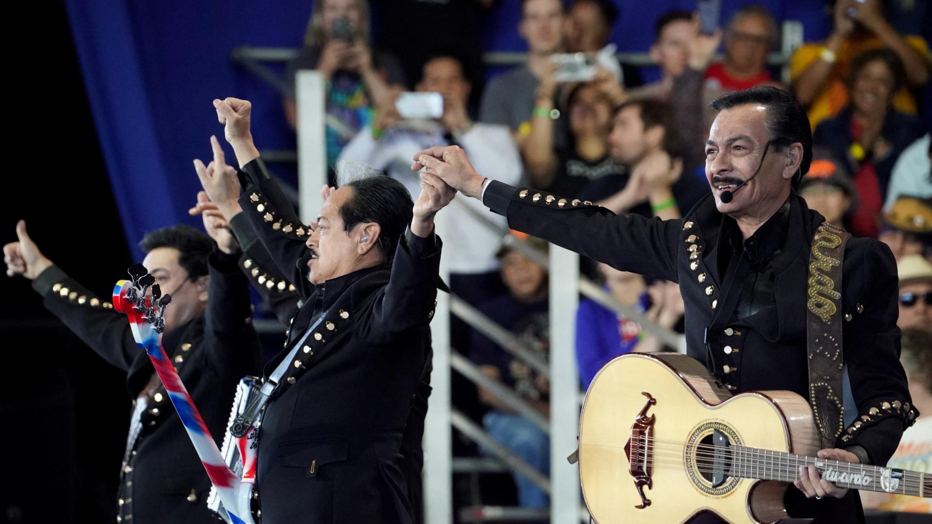 Elecciones EUA: Los Tigres del Norte Tocan en Mitin de Kamala Harris en  Arizona | N+