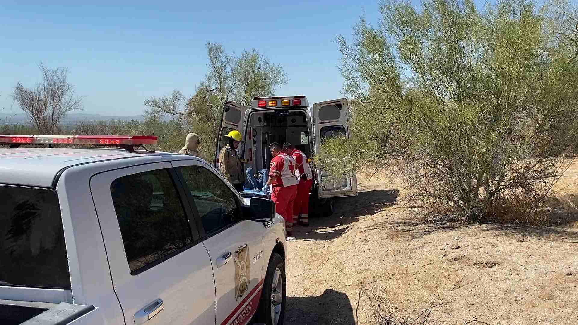 Rescatan a Joven Atrapado en Cerro Johnson al Norte de Hermosillo