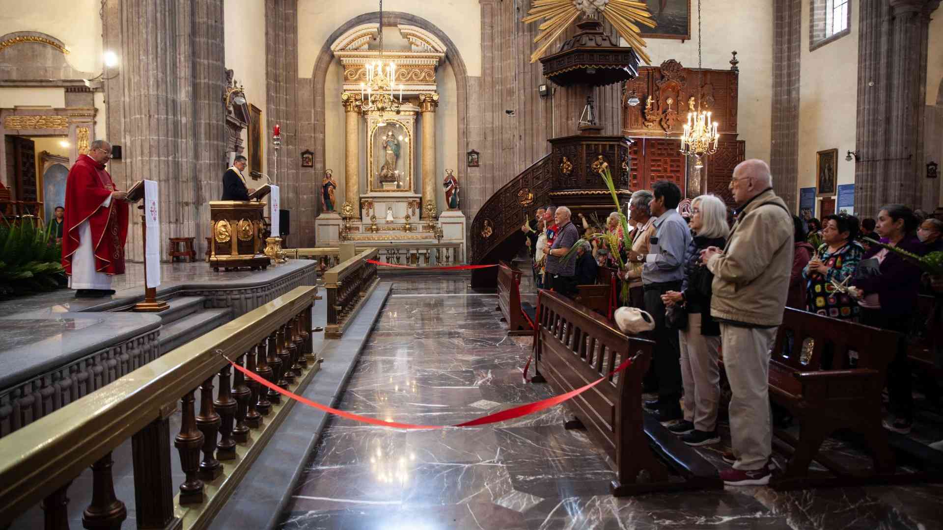 Por Qué Se Visitan 7 Casas en Semana Santa 2025? De Esto Trata el Evento en Jueves Santo | N+