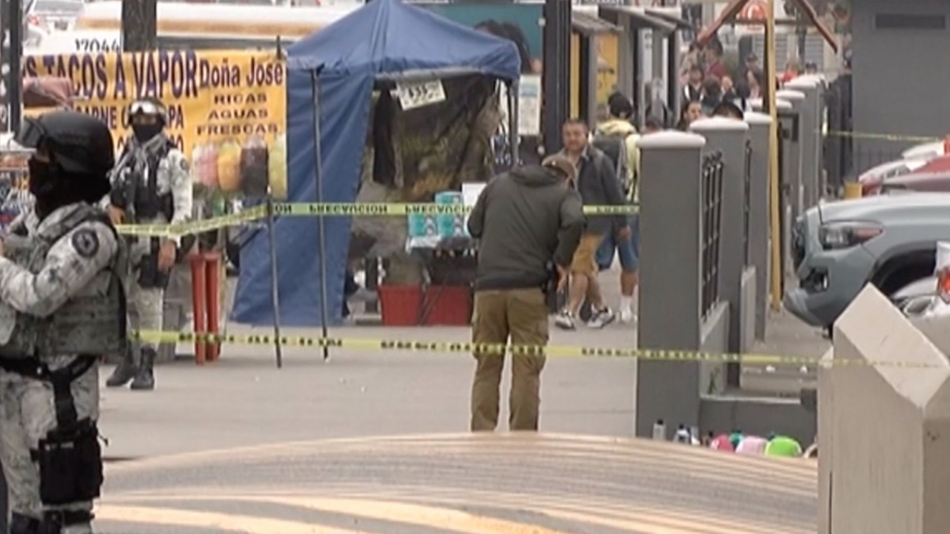 Tijuana, Vendeor Ambulante es Asesinado a Tiros en Plena Calle | N+
