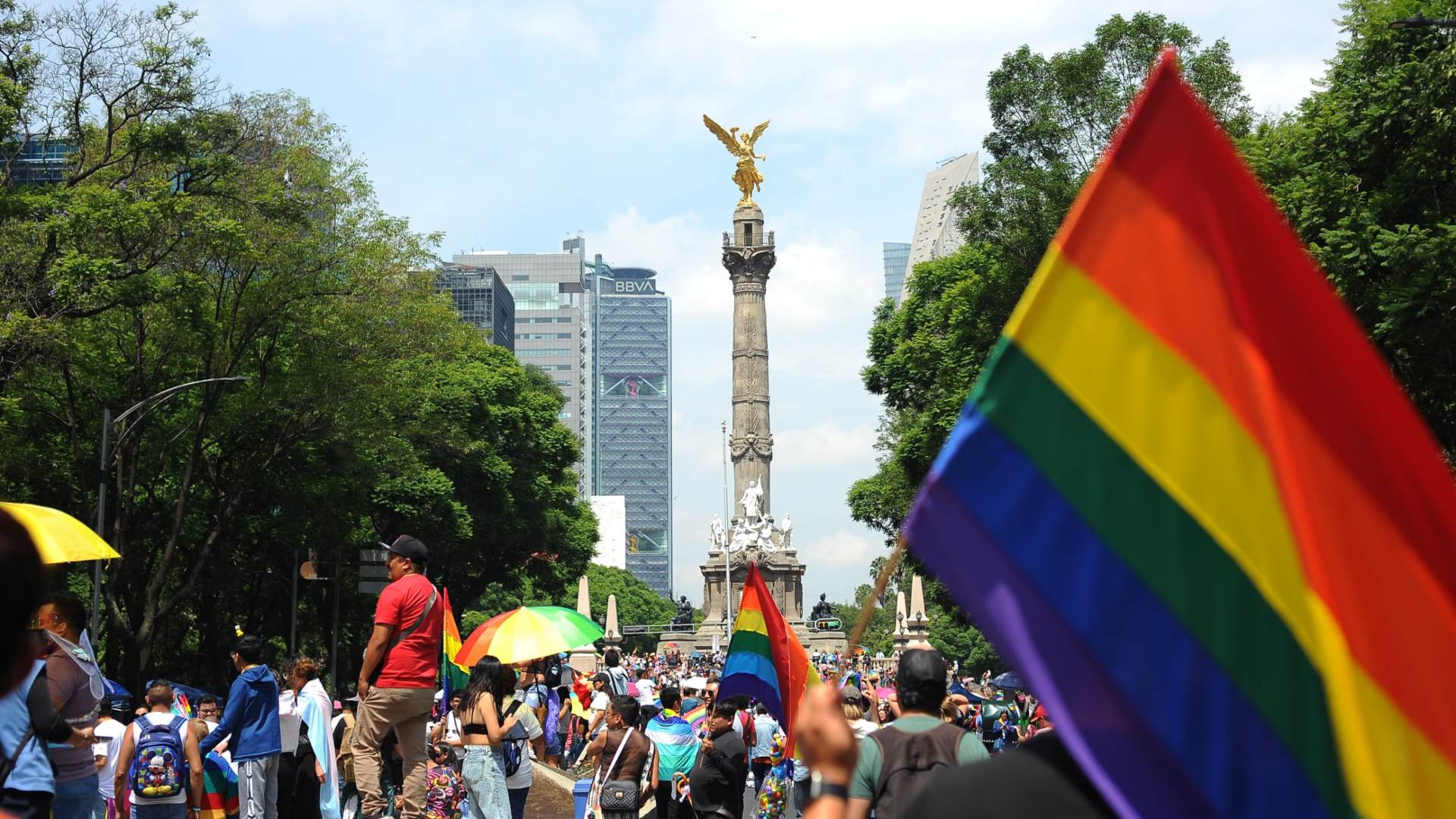 Concluye la Marcha LGBTQ+ 2025 HOY en CDMX: Asistieron 800 Mil Personas | N+
