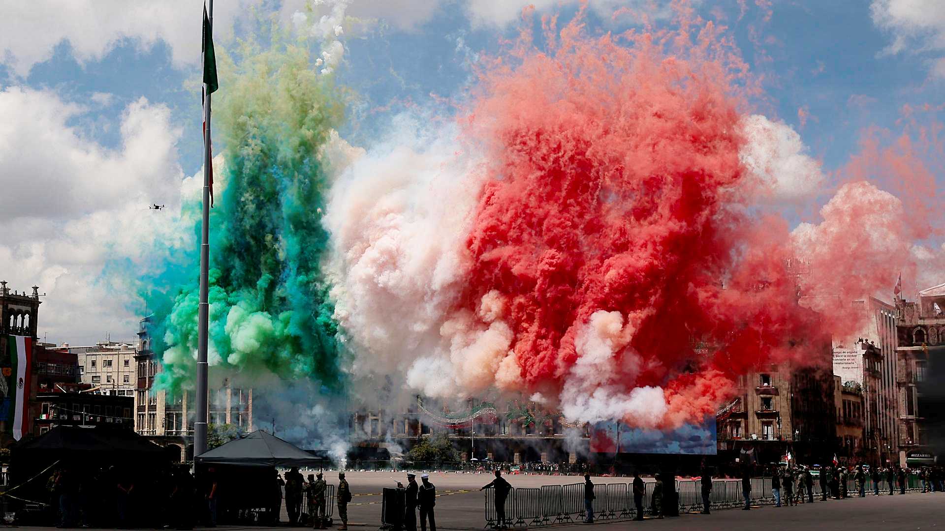 En FOTOS: El Desfile Militar 2025 por Aniversario 215 de la Independencia  de México | N+