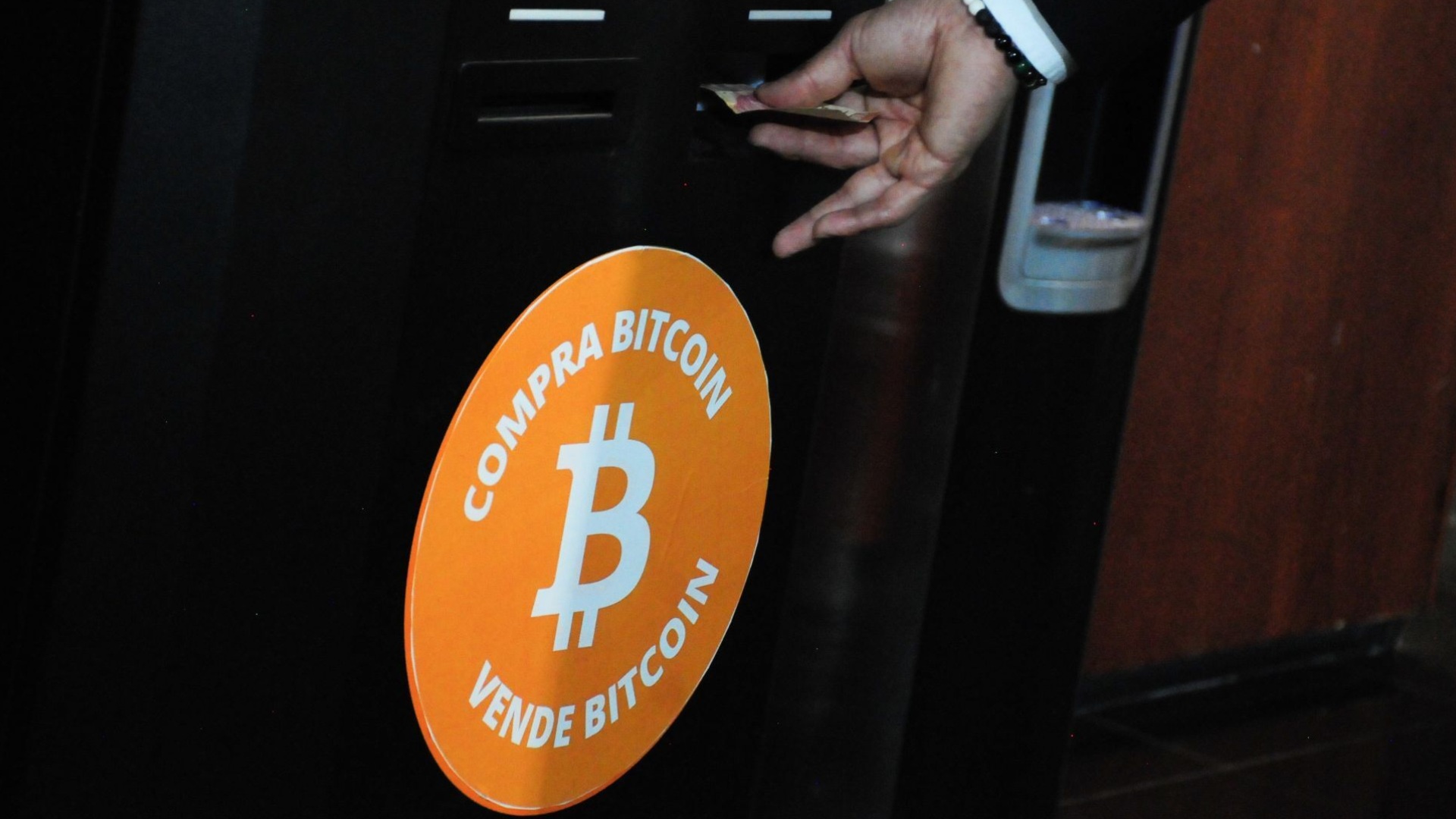 Hackers Roban Miles de Millones de Dólares en Criptomonedas: ¿Cómo Fue  Posible el Mega Hurto? | N+