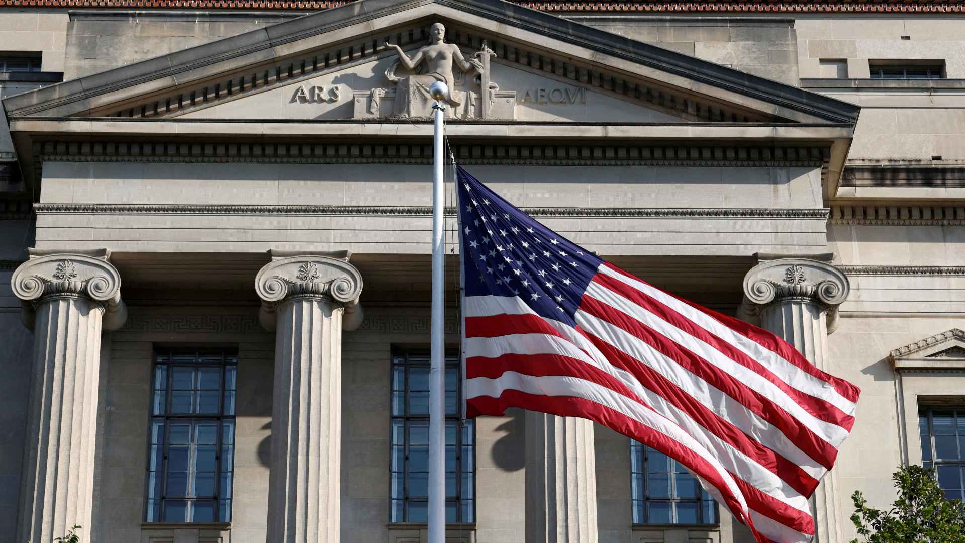 EUA Condena a Colombiano por Lavar Dinero del 'Narco' Mexicano | N+