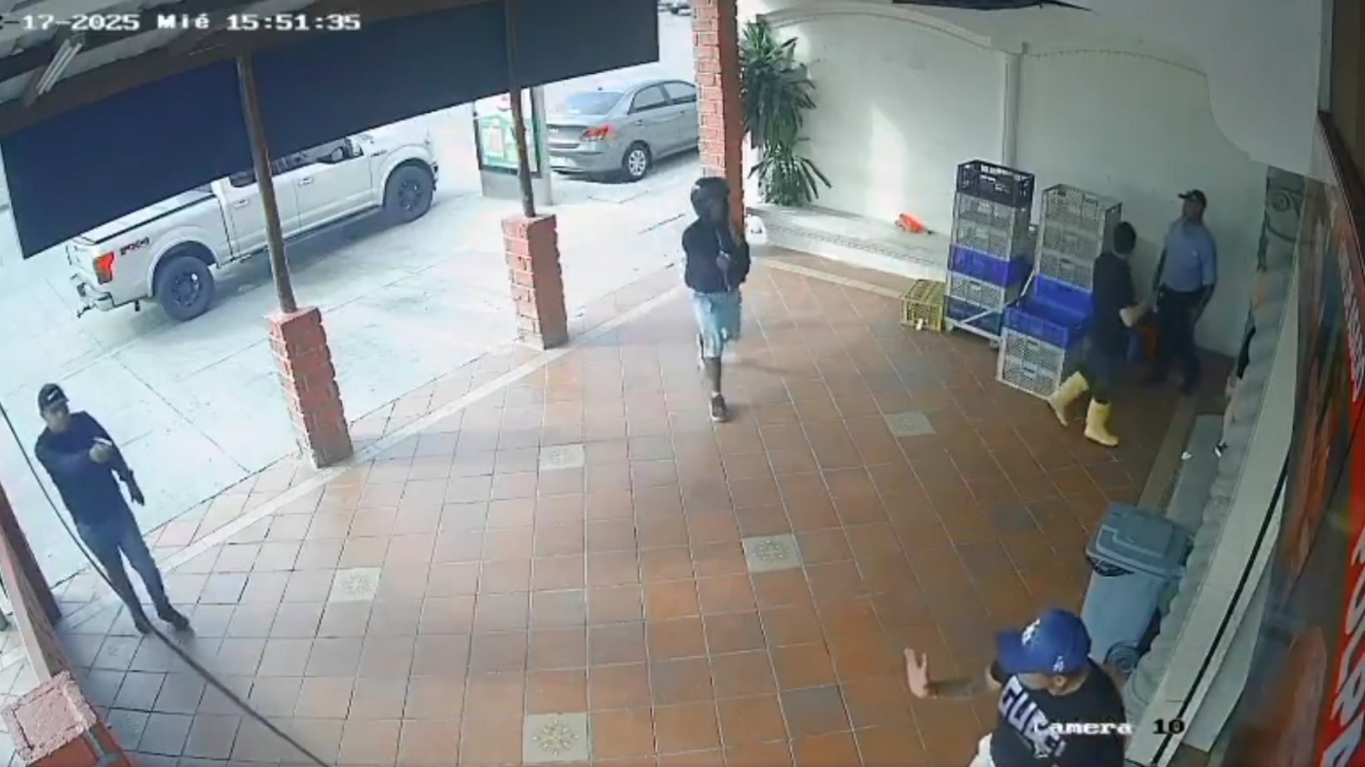 Cómo Fue Asesinado Mario Pineida? Difunden Video del Ataque al Futbolista  del Barcelona | N+