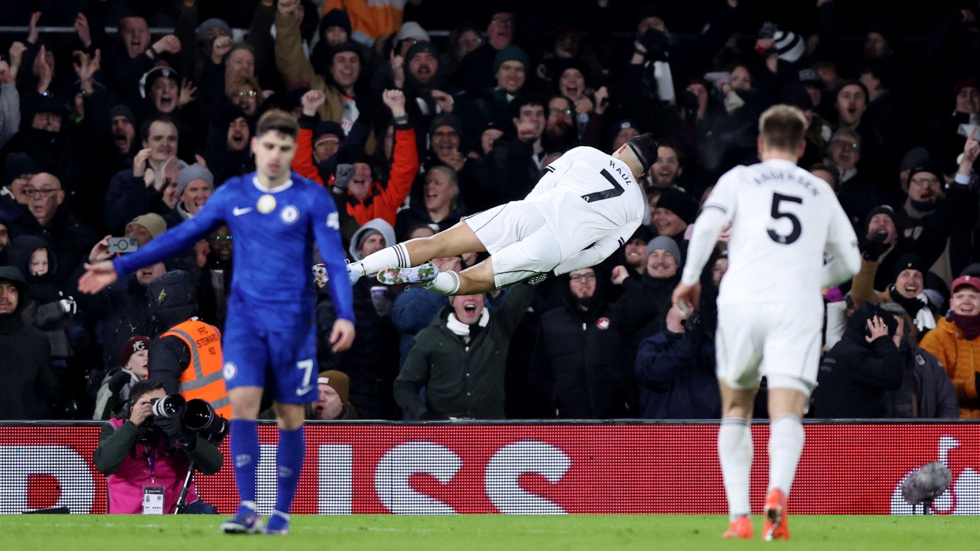Gol de Raúl Jiménez en el Fulham vs Chelsea en Premier League 2026 Hoy:  Mexicano Hace Festejo de Videojuego | N+