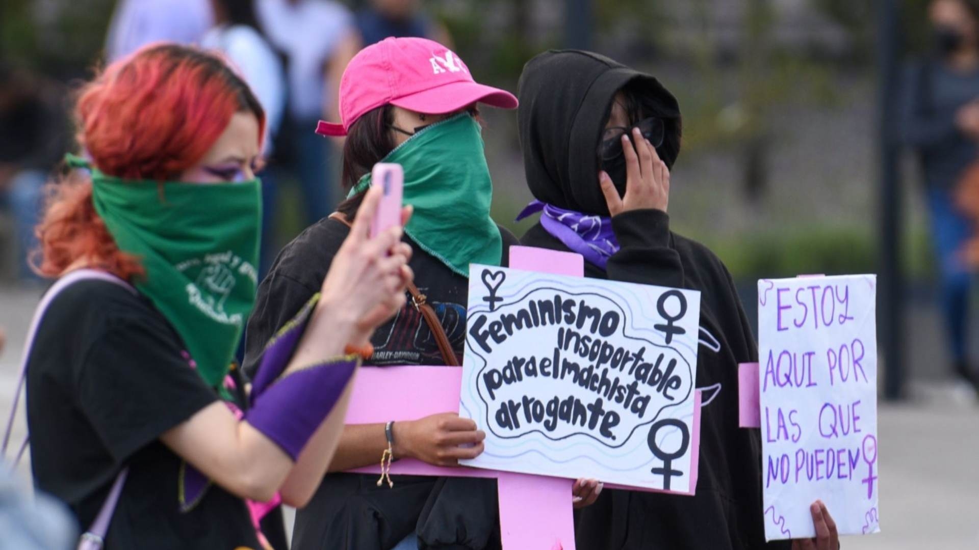25N: Mujeres marchan en el Día Naranja contra la violencia de género en ...