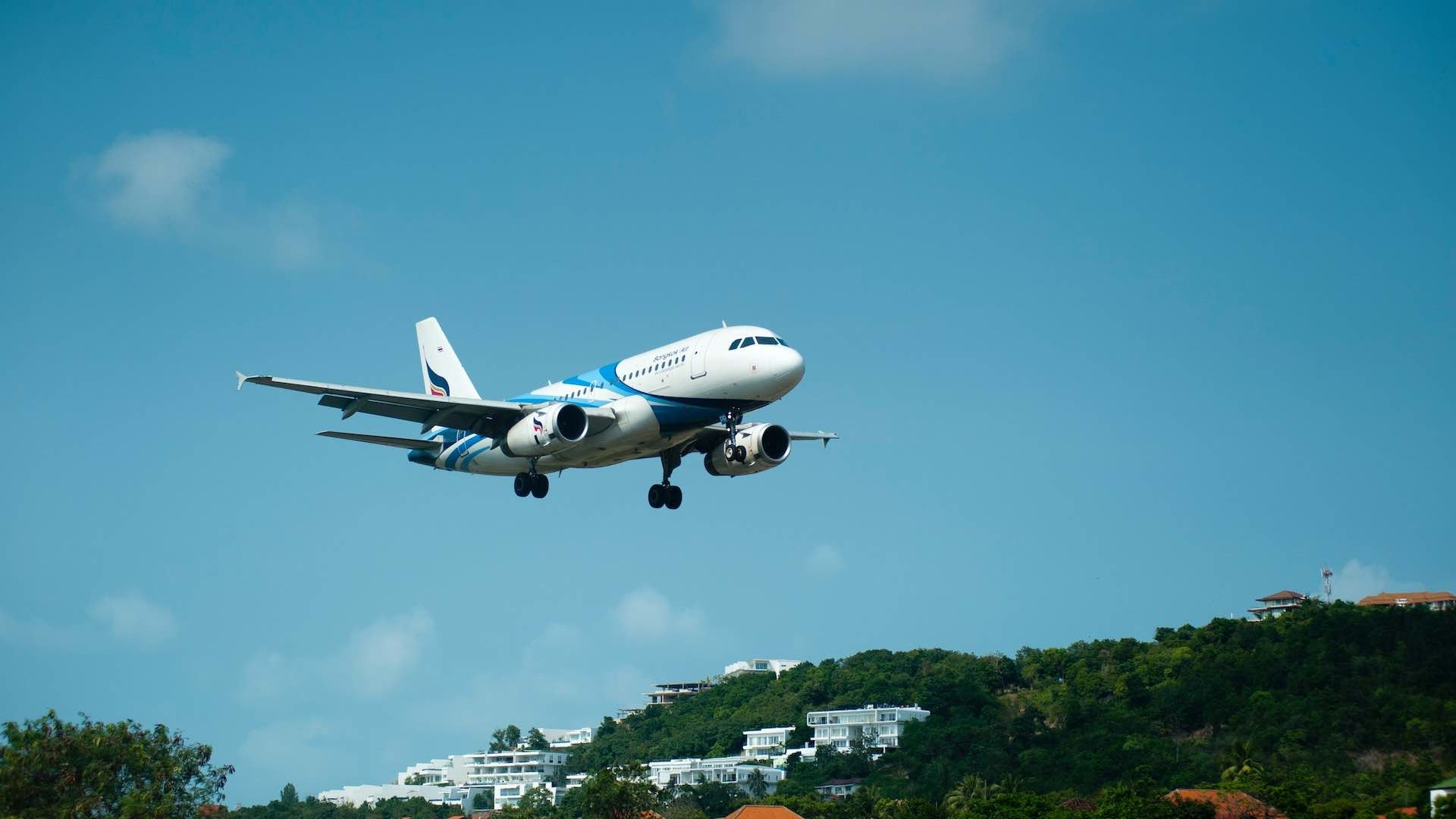 Vacaciones: ¿En Qué Meses Se Puede Viajar Más Barato en Avión? | N+