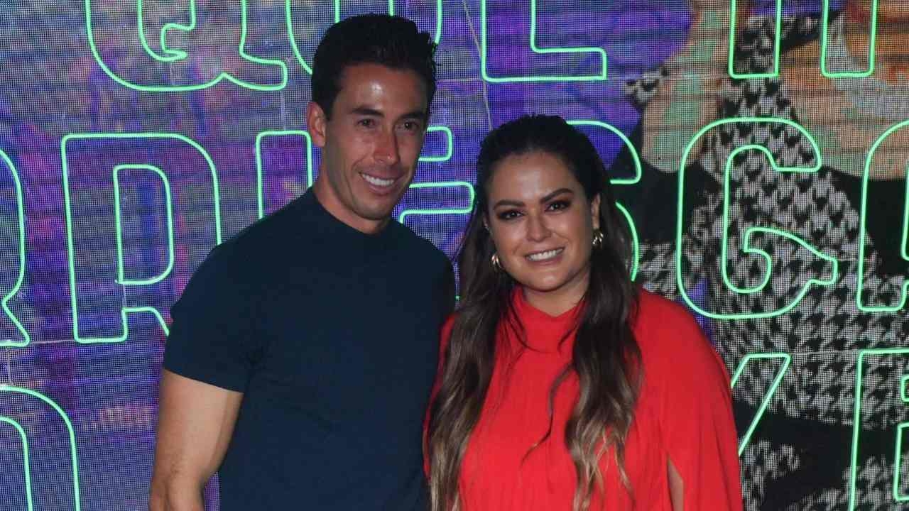 Malas Noticias con el bebé de Mariana Echeverría y Óscar Jiménez | N+