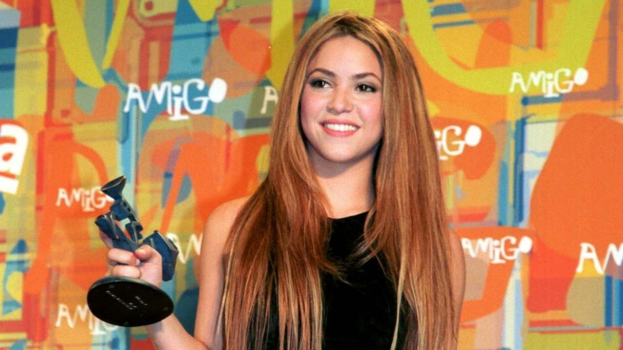 shakira-celebra-25-a-os-de-d-nde-est-n-los-ladrones-lbum-que-la