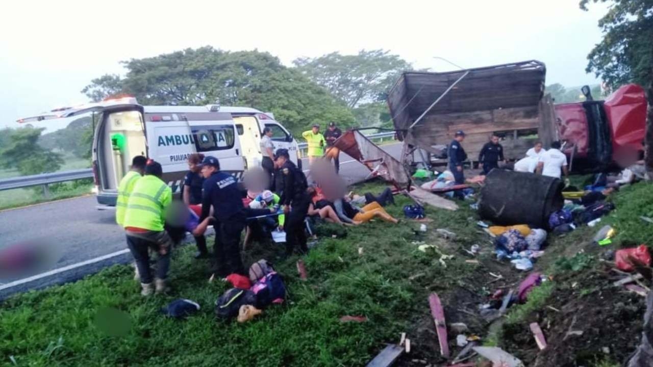 Al Menos 10 Migrantes Cubanas Mueren en Accidente Carretero en