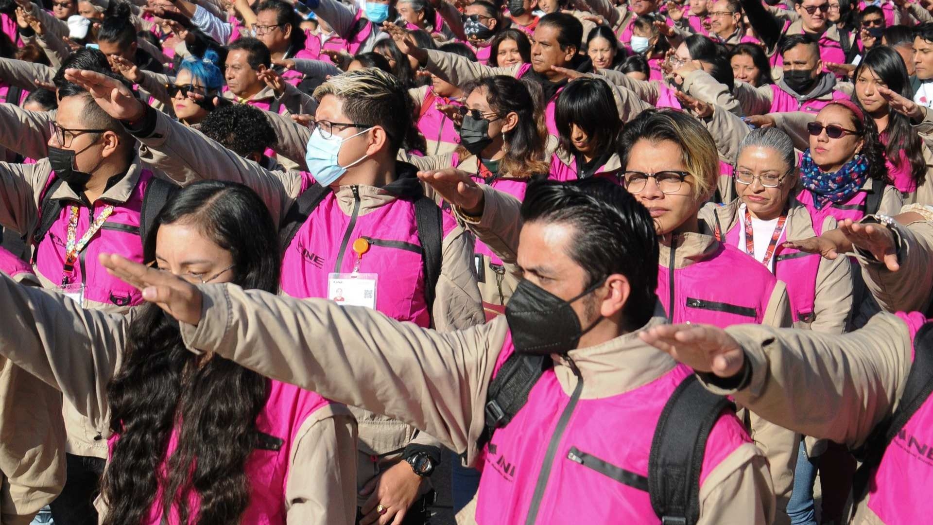 INE Toma Protesta a Capacitadores Electorales Rumbo a las Elecciones CDMX  2024 | N+