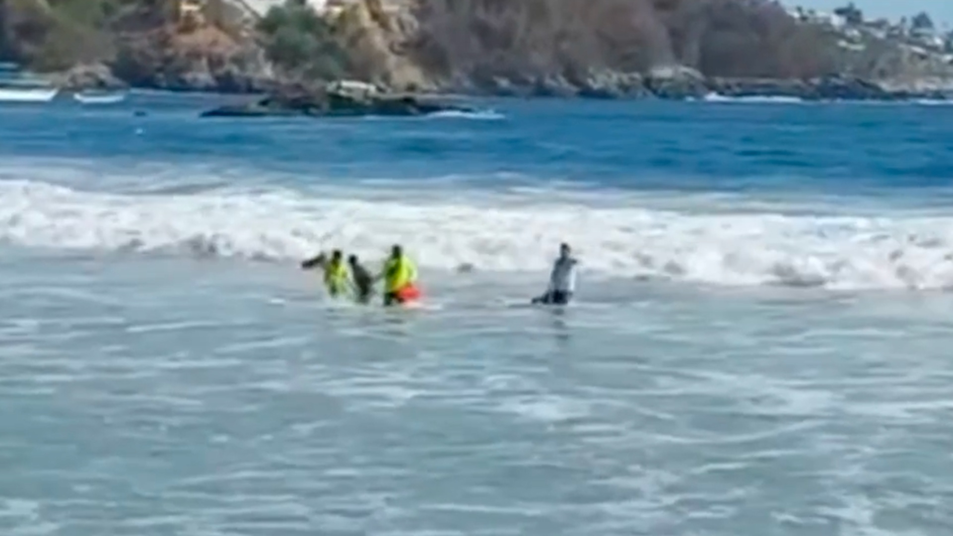 Mar se Lleva a Madre e Hija y Mueren Ahogadas en Playa de Manzanillo ...