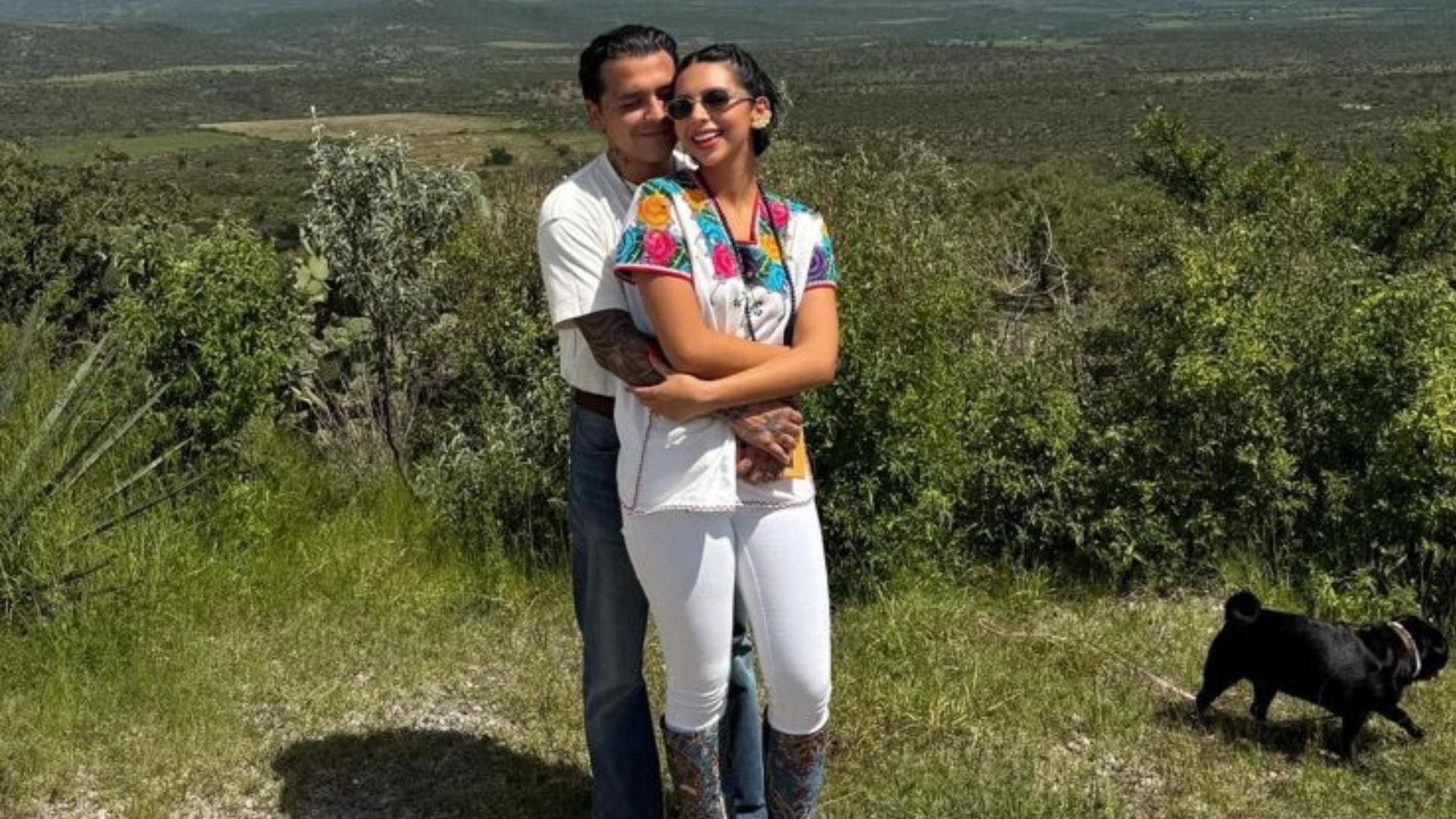 Ángela Aguilar Desmiente Rumores de Pelea con Christian Nodal con Romántica  Foto | N+