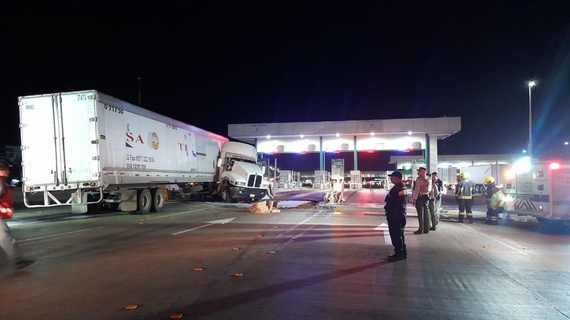 Tráiler sin Frenos Choca en Caseta Palmillas y Causa Caos Vehicular en ...