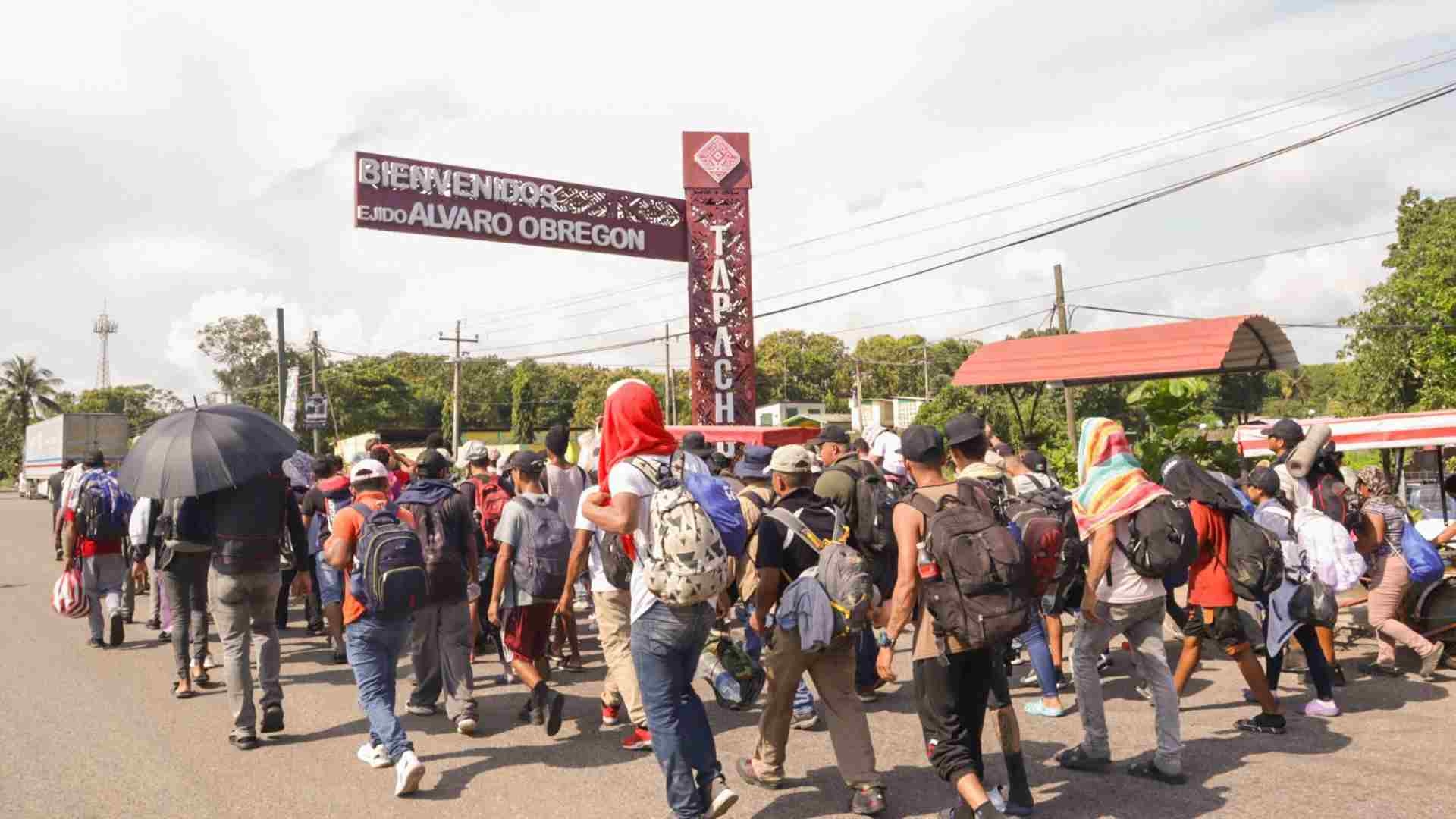 INM Desarticula Caravana Migrante de Más de Mil 500 Migrantes en Chiapas | N+