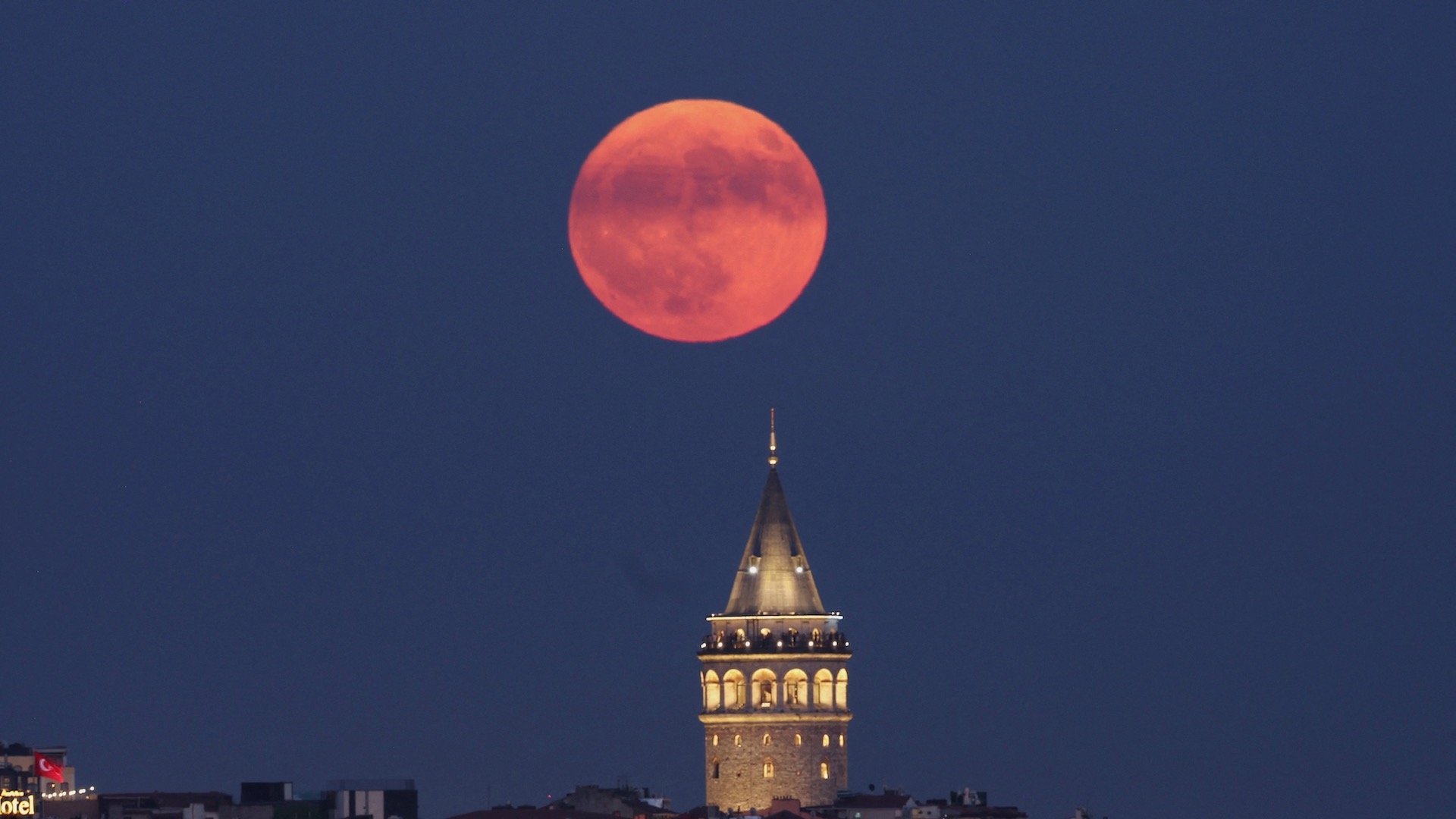 https://static-live.nmas.com.mx/nmas-news/styles/corte_16_9/cloud-storage/2025-07/luna-de-esturion-luna-llena-sera-el-9-de-agosto.jpg