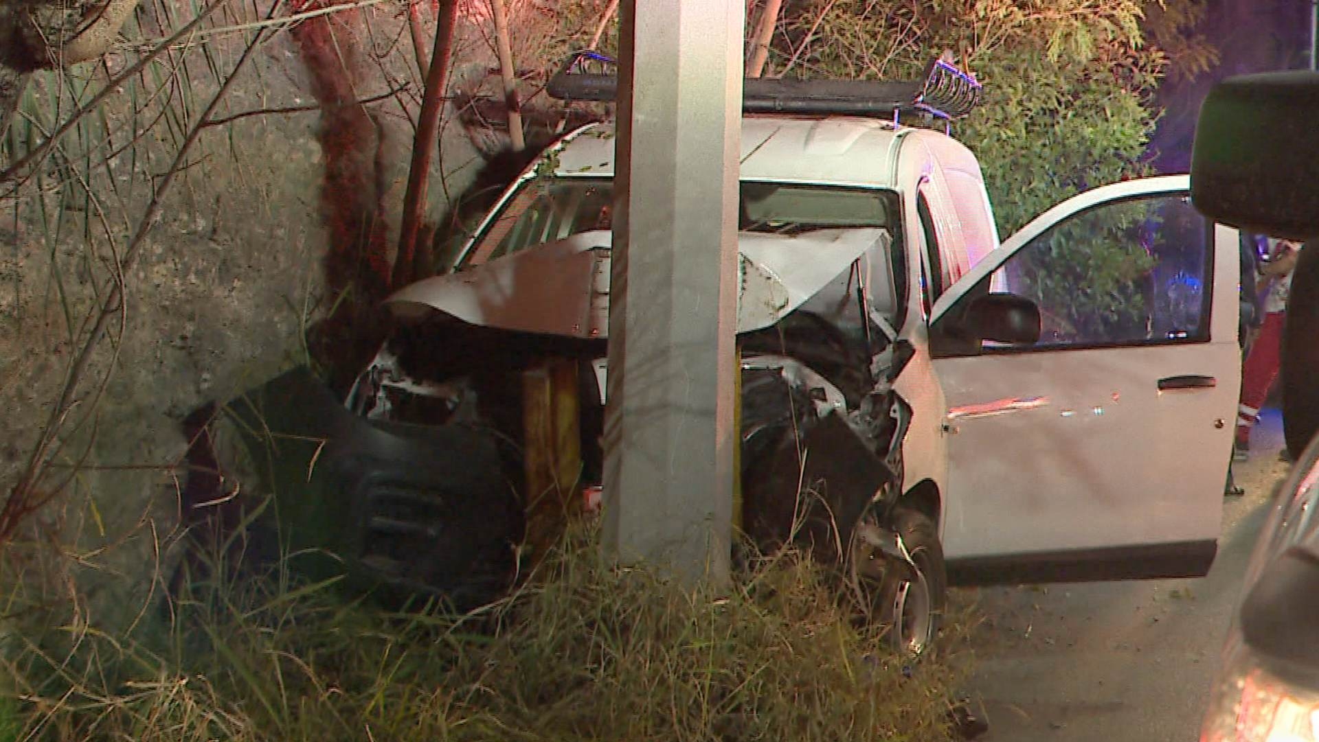 Conductor Resulta Herido tras Dormitar y Chocar con Poste en Monterrey | N+