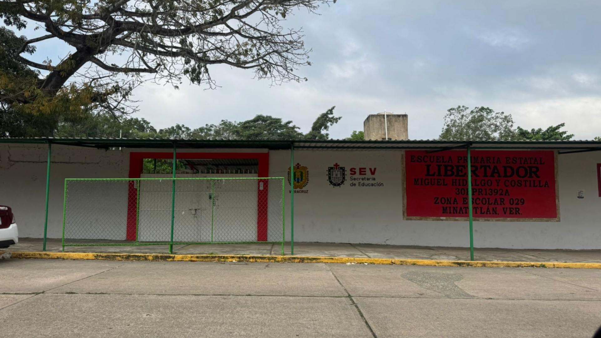 Dejan Cartulina con Amenazas Afuera de Escuela Primaria en Minatitlán ...