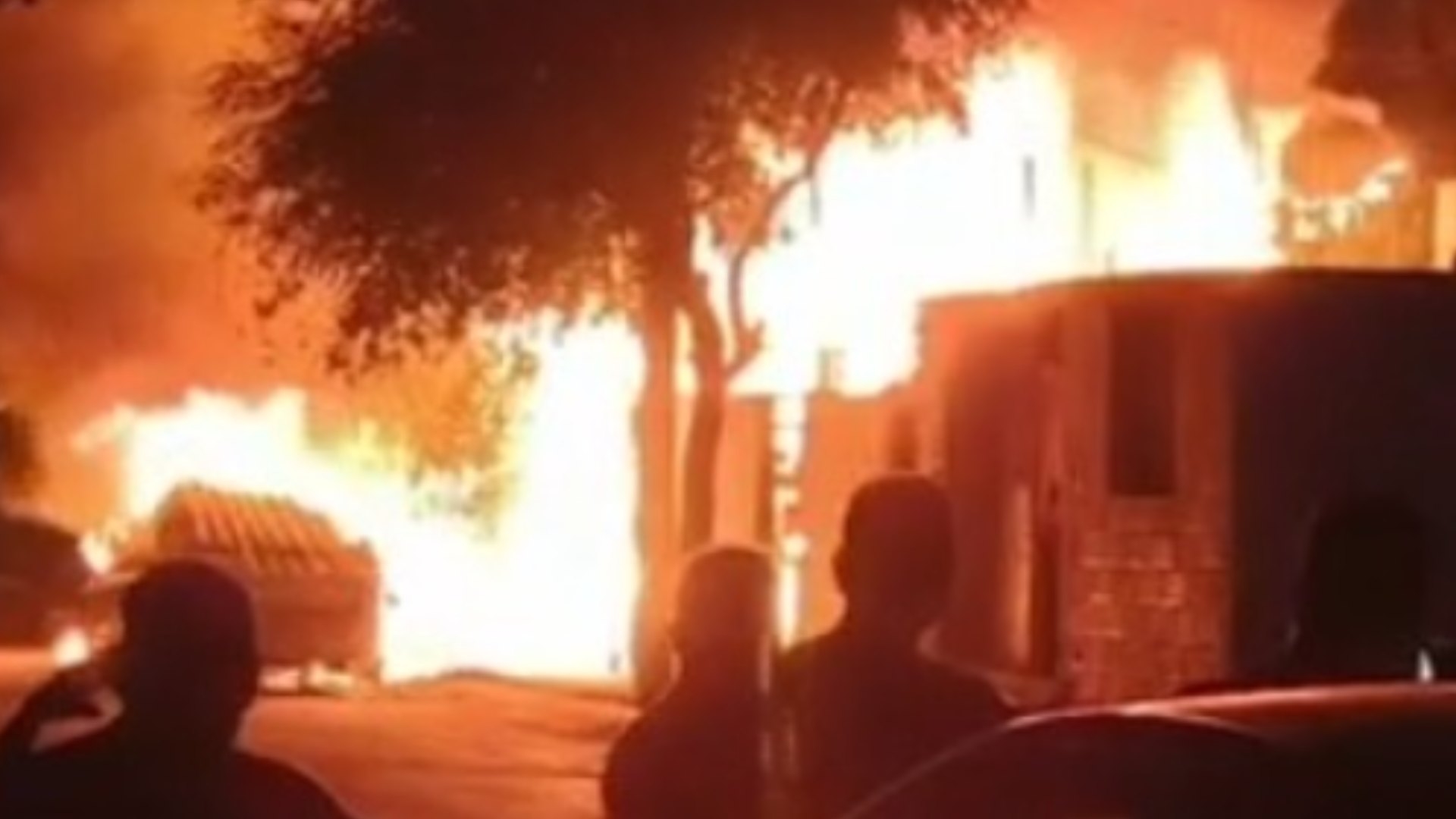 Muere Persona Calcinada en Incendio de Taller en Pesquería, Nuevo León – N+