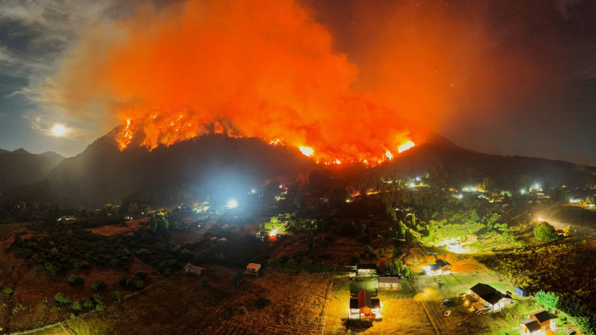 Incendio en la Patagonia Argentina Hoy: Video de Enorme Fuego Forestal ...
