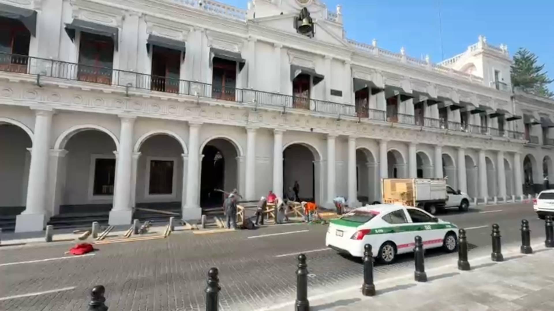 Más de 60 mil trabajadores desfilarán en Xalapa en medio de reclamos laborales y cortes viales
