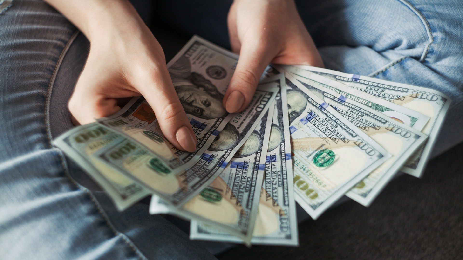 Mexican Peso Stable Amid Bank Holiday Closures