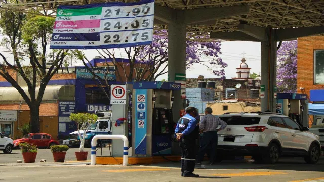 La CRE se encarga de publicar los precios de los combustibles.