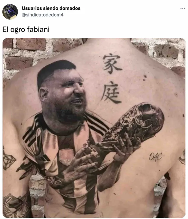 Tatuaje de Messi deforme